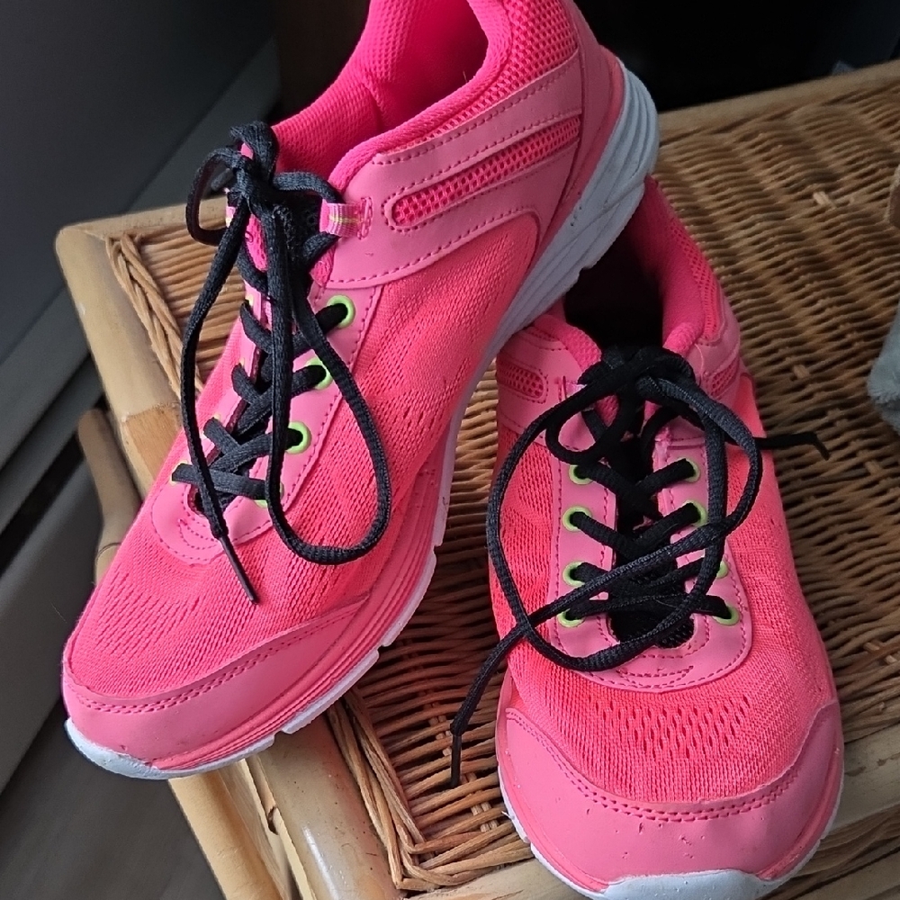 Etc!-Love Women's Pink Athletic Shoes